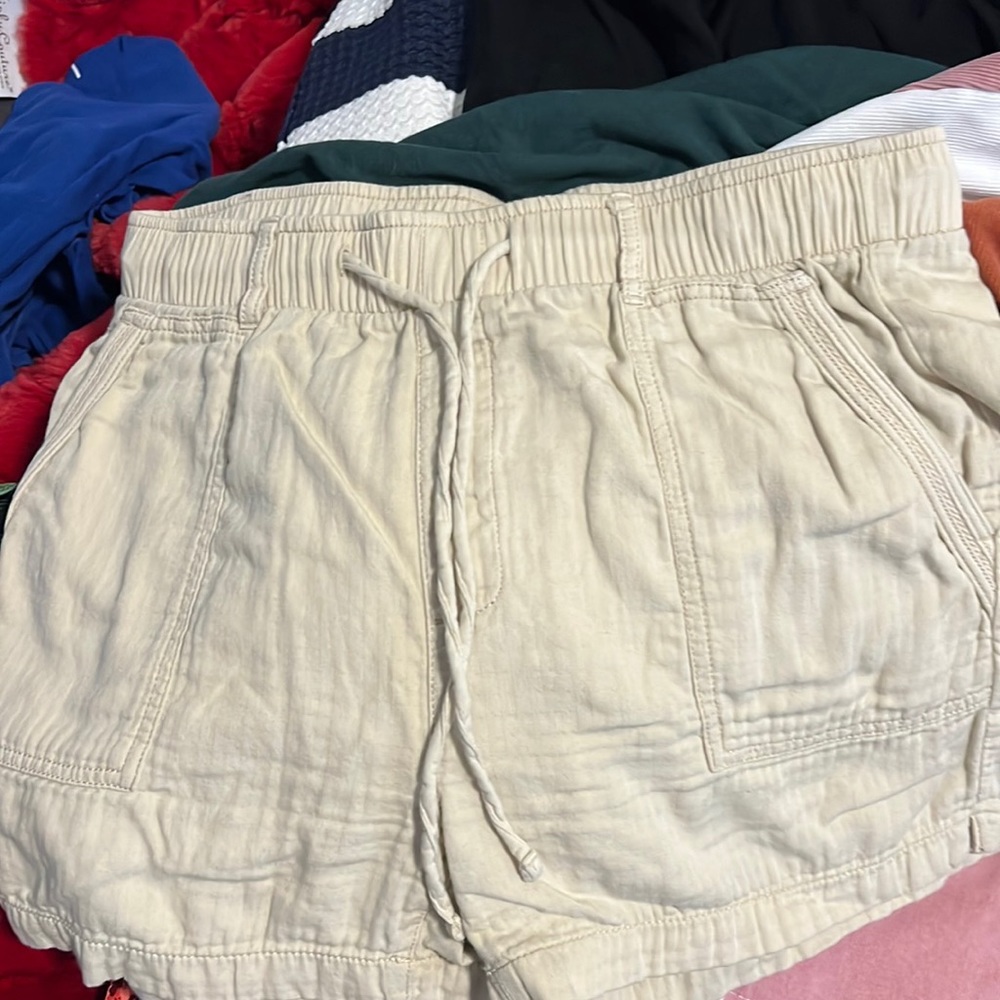 Cream cotton shorts